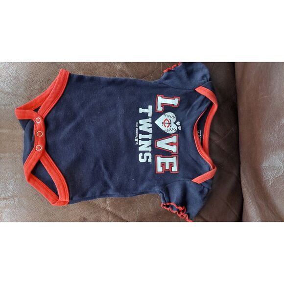 Minnesota Twins Baby Onesies Bundle 0-3M and 12M Genuine MLB Merchandise - Picture 3 of 7